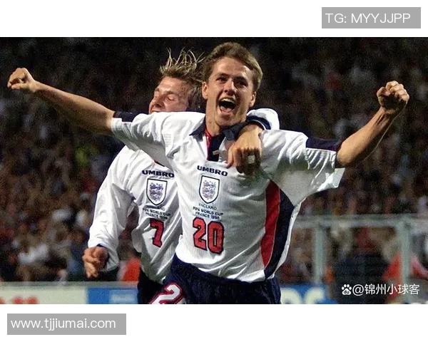 足球传奇欧文街头表演引发热潮球迷齐聚共庆足球魅力 足球传奇欧文街头表演引发热潮球迷齐聚共庆足球魅力